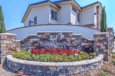 2600 Sablewood Dr 2-3 Beds Apartment for Rent - Photo Gallery 1