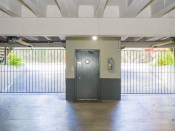 220 Palo Alto Avenue 1-2 Beds Apartment for Rent - Photo Gallery 5