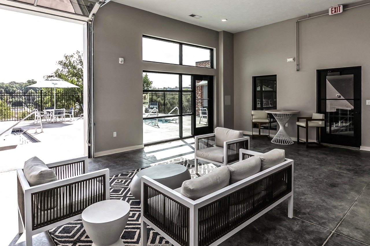 Duke of Omaha Apartments, 201 North 46th Street, Omaha, NE