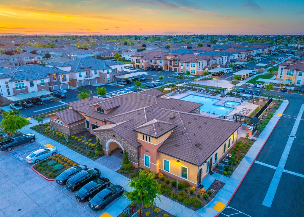 Vasari Apartments Elk Grove Apartments Exterior