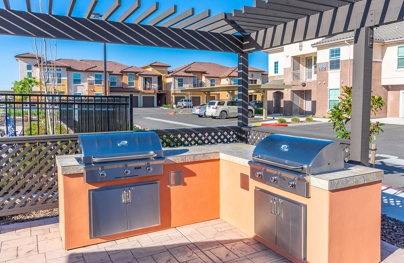 Vasari Apartments Elk Grove Apartments BBQ