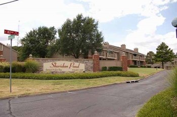 8130 South Lakewood Place 1-3 Beds Apartment for Rent - Photo Gallery 2