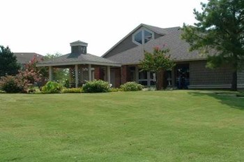 8130 South Lakewood Place 1-3 Beds Apartment for Rent - Photo Gallery 3