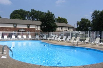 4700 East Riverside Drive 1-3 Beds Apartment for Rent - Photo Gallery 4