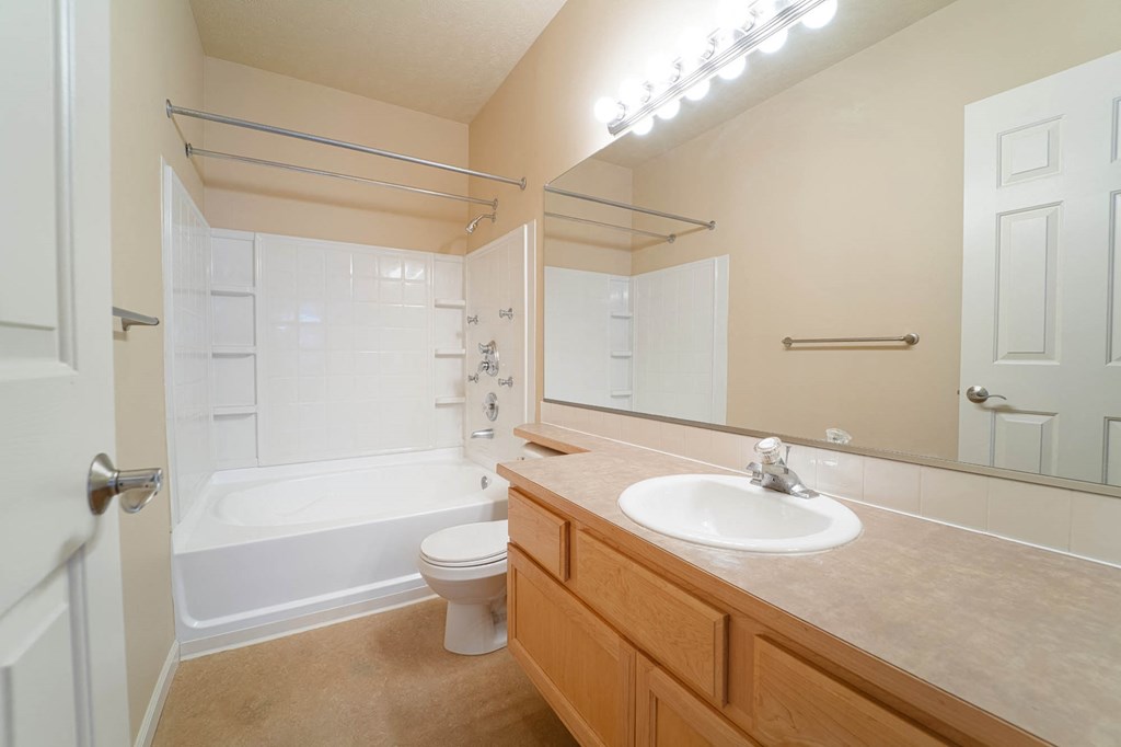 Luxurious Bathroom at Artisan Apartments, Spokane, WA, 99223