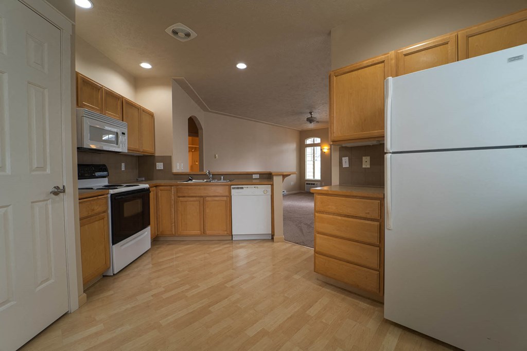 Fully Furnished Kitchen at Artisan Apartments, Spokane, 99223