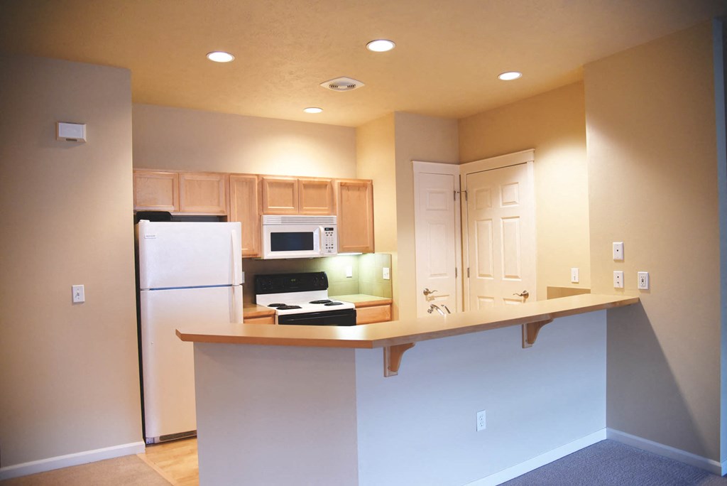 Fully Furnished Kitchen With Stainless Steel Appliances at Artisan Apartments, Spokane, WA