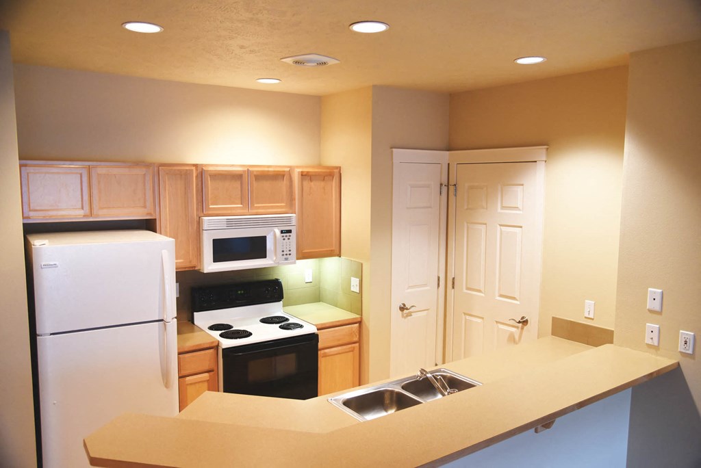 Fully-Equipped Kitchens at Artisan Apartments, Spokane, 99223
