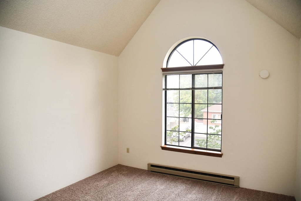 Expansive Window Expansive Window at Parc Grand Apartments, Washington, 99203