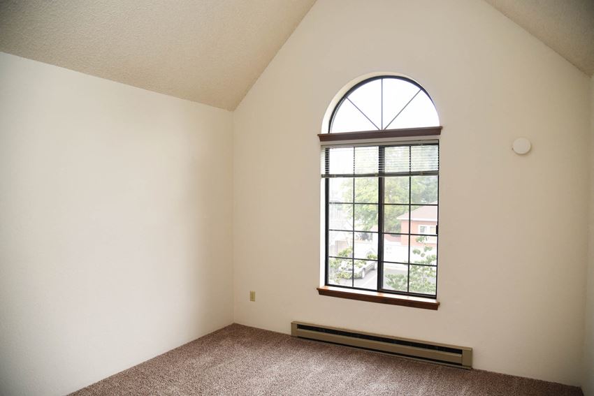 Expansive Window at Parc Grand Apartments, Washington, 99203 - Photo Gallery 1