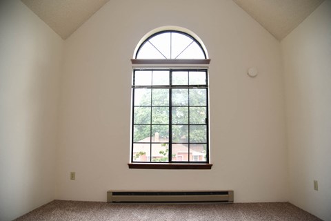 Bay Windows at Parc Grand Apartments, Spokane, 99203