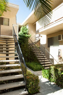 480 Boynton Avenue 1-2 Beds Apartment for Rent - Photo Gallery 2