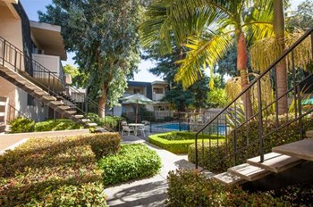 480 Boynton Avenue 1-2 Beds Apartment for Rent - Photo Gallery 4