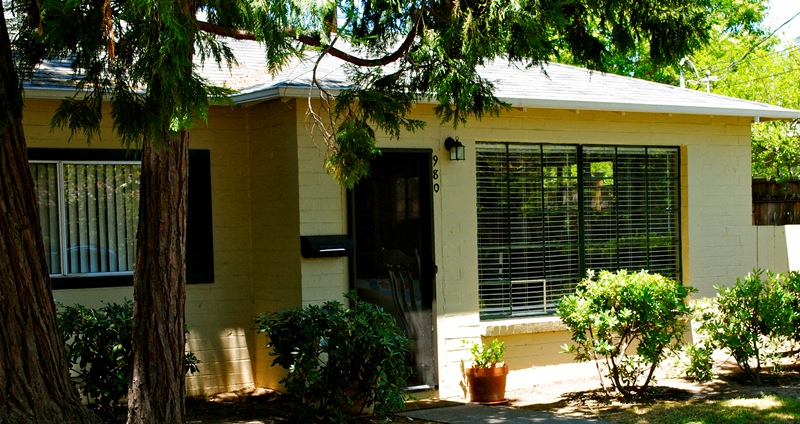 980 College Avenue & 2171 Princeton Street