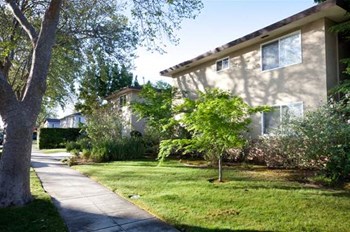 679 Fairmont Avenue 1-2 Beds Apartment for Rent - Photo Gallery 5
