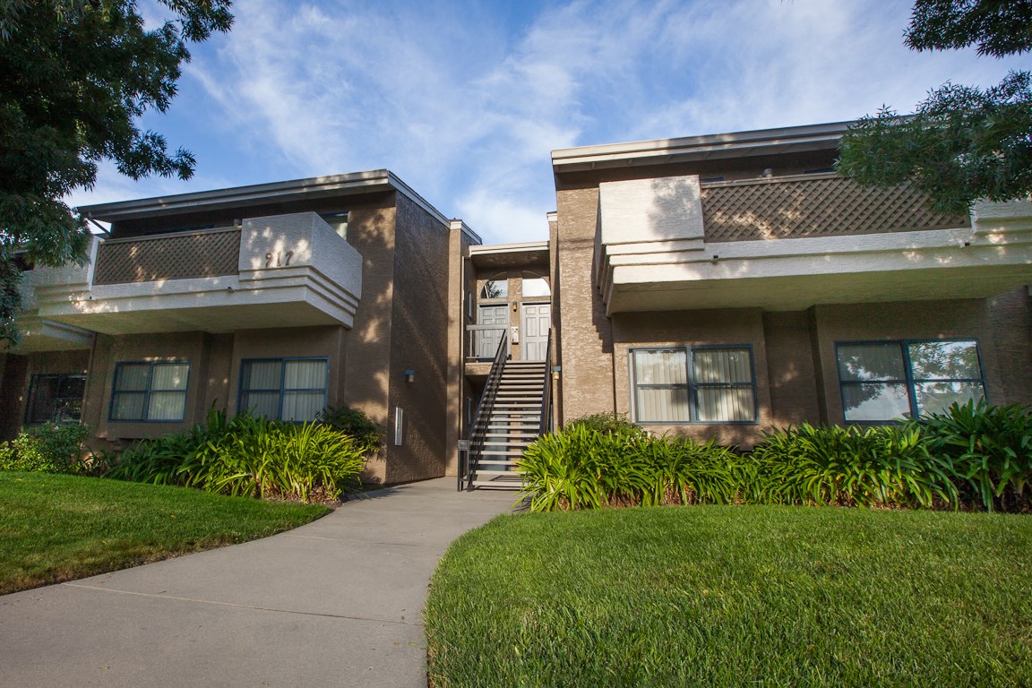 Sierra Vista Apartments, 917 Sierra Vista Avenue, Mountain View, CA