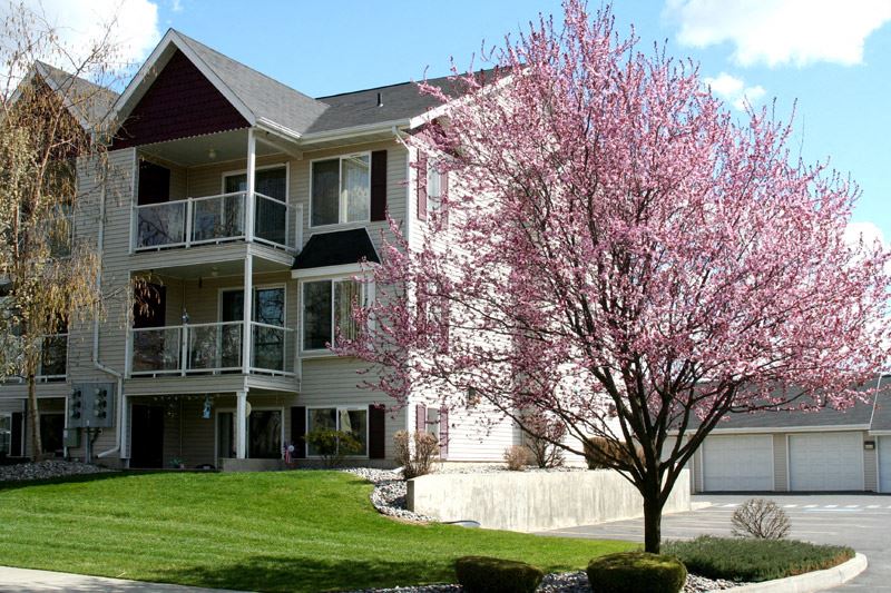 Elegant Exterior View Of Property Elegant Exterior View Of Property at Knightsbridge Apartments, Spokane, 99208 - Photo Gallery