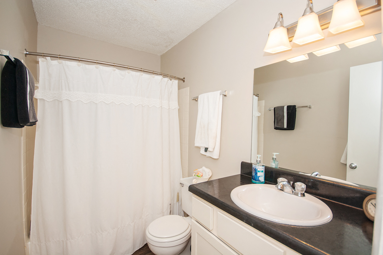 village west apartments auburn