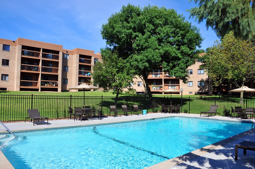 Edenvale Apartments Eden Prairie Minnesota Outdoor Pool Sun Deck
