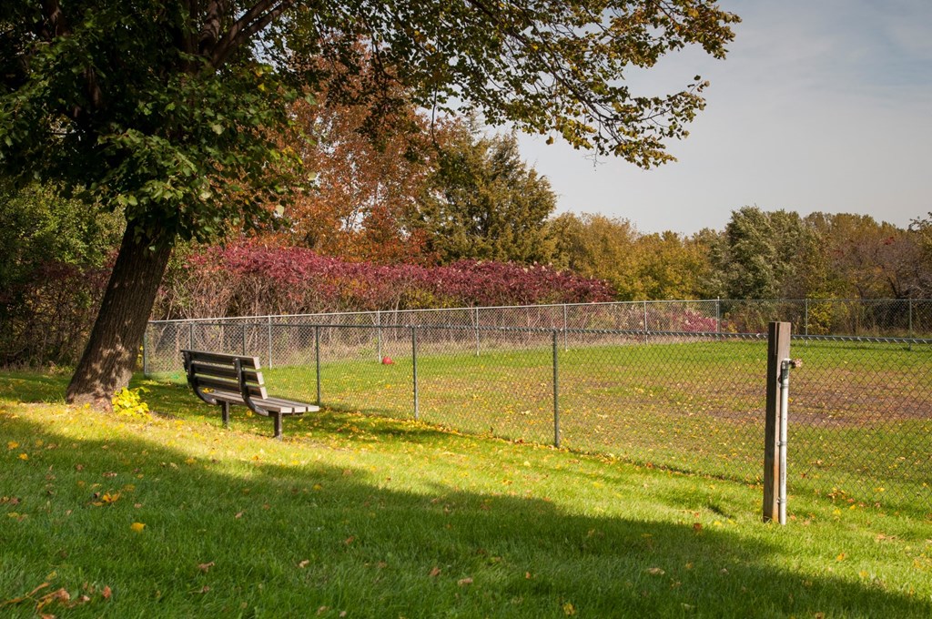 Edenvale Apartments Eden Prairie Minnesota Dog Run Pet Park