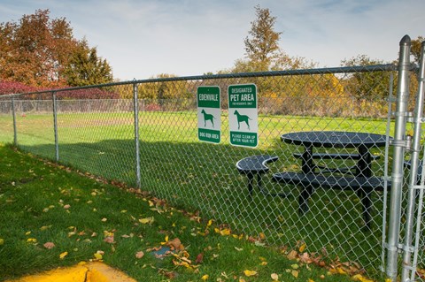 Edenvale Apartments Eden Prairie Minnesota Dog Run Pet Park
