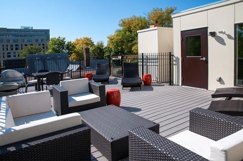 Large Furnished Rooftop at 2800 Girard Apartments