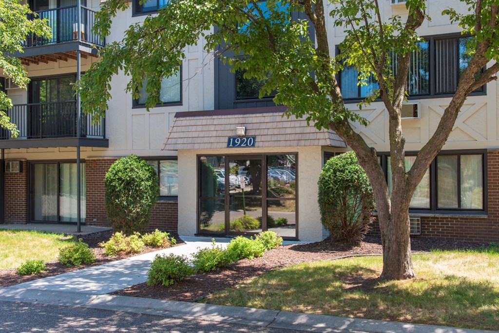 the building where the hotel is located