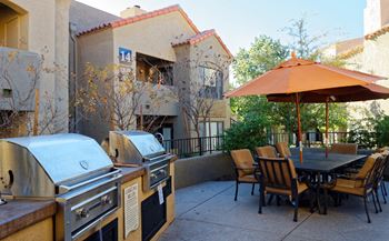 Outdoor BBQ and Picnic Area at Apartment Near Tucson Medical Center