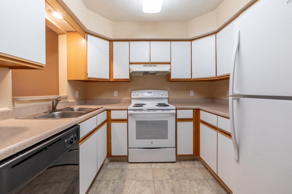 Spacious Kitchen at Bradford Ridge Apartments, Bloomington, Indiana