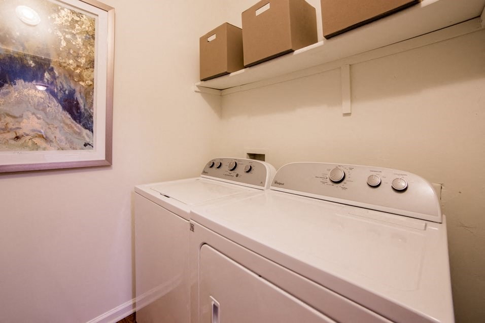 Champion Farms Apartments in Louisville, KY