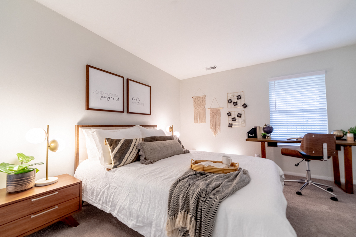 Beautiful Window Blinds at Governor Square Apartments, Carmel, IN, 46032