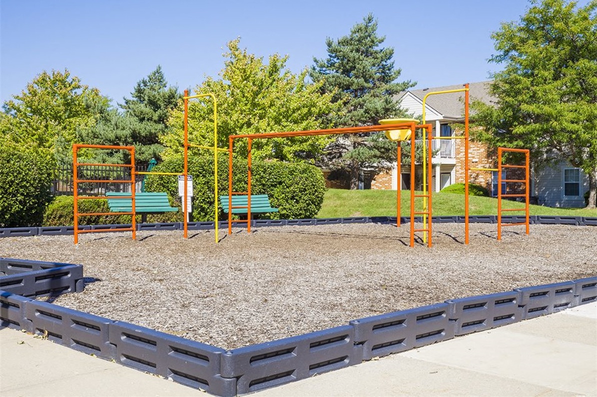 Playground play amenity