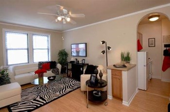 5541 S. Everett Ave. Studio-2 Beds Apartment for Rent - Photo Gallery 2