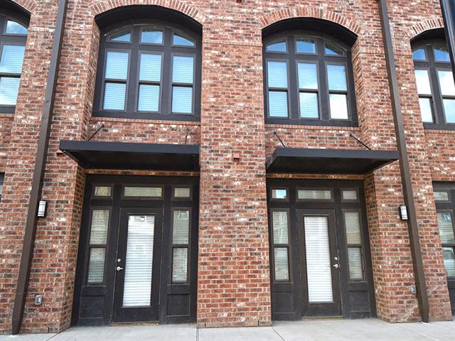 The Crosby Apartments, 2001 Wittington Place, Farmers