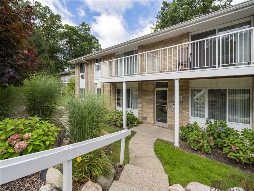 Ann Arbor Woods Apartments, 2167 Medford Rd, Ann Arbor, MI RentCafe