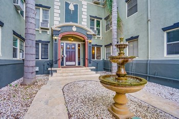 6434 Yucca St Studio-1 Bed Apartment for Rent - Photo Gallery 3