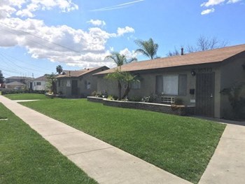 15509-15525 Blaine Avenue 2-4 Beds Apartment for Rent
