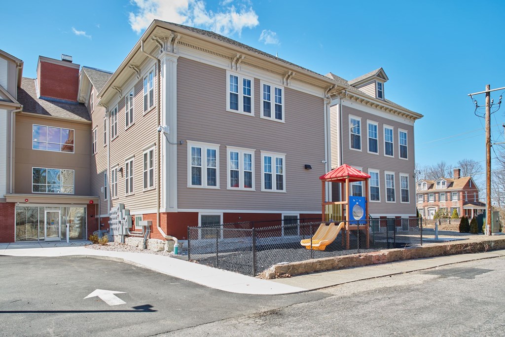 Blanchard School Apartments, 65 Hartford Avenue East, Uxbridge, MA