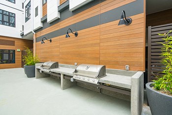 Grills Station | Thai Binh Apts in Seattle, WA 98104 - Photo Gallery 6