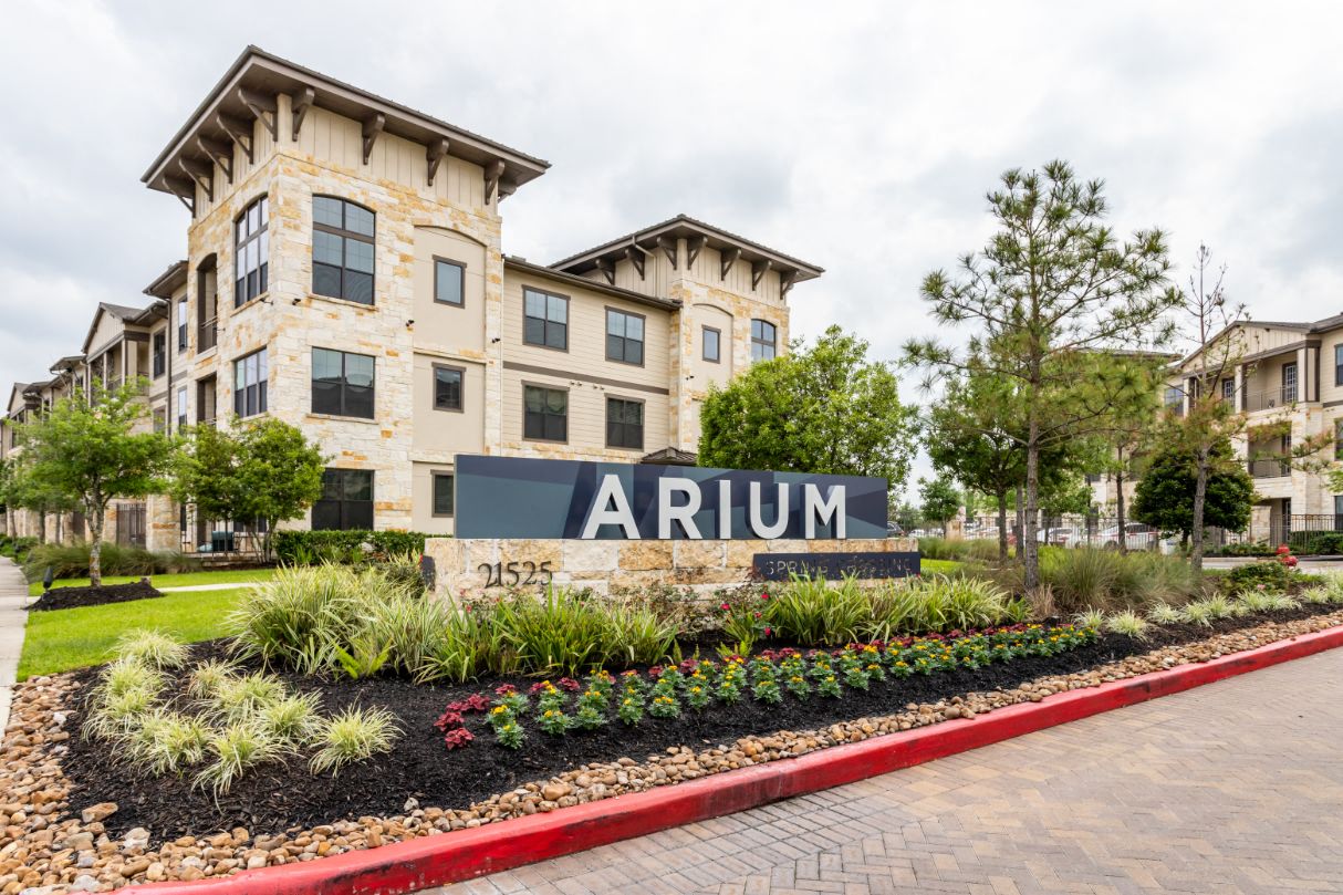 ARIUM Spring Crossing