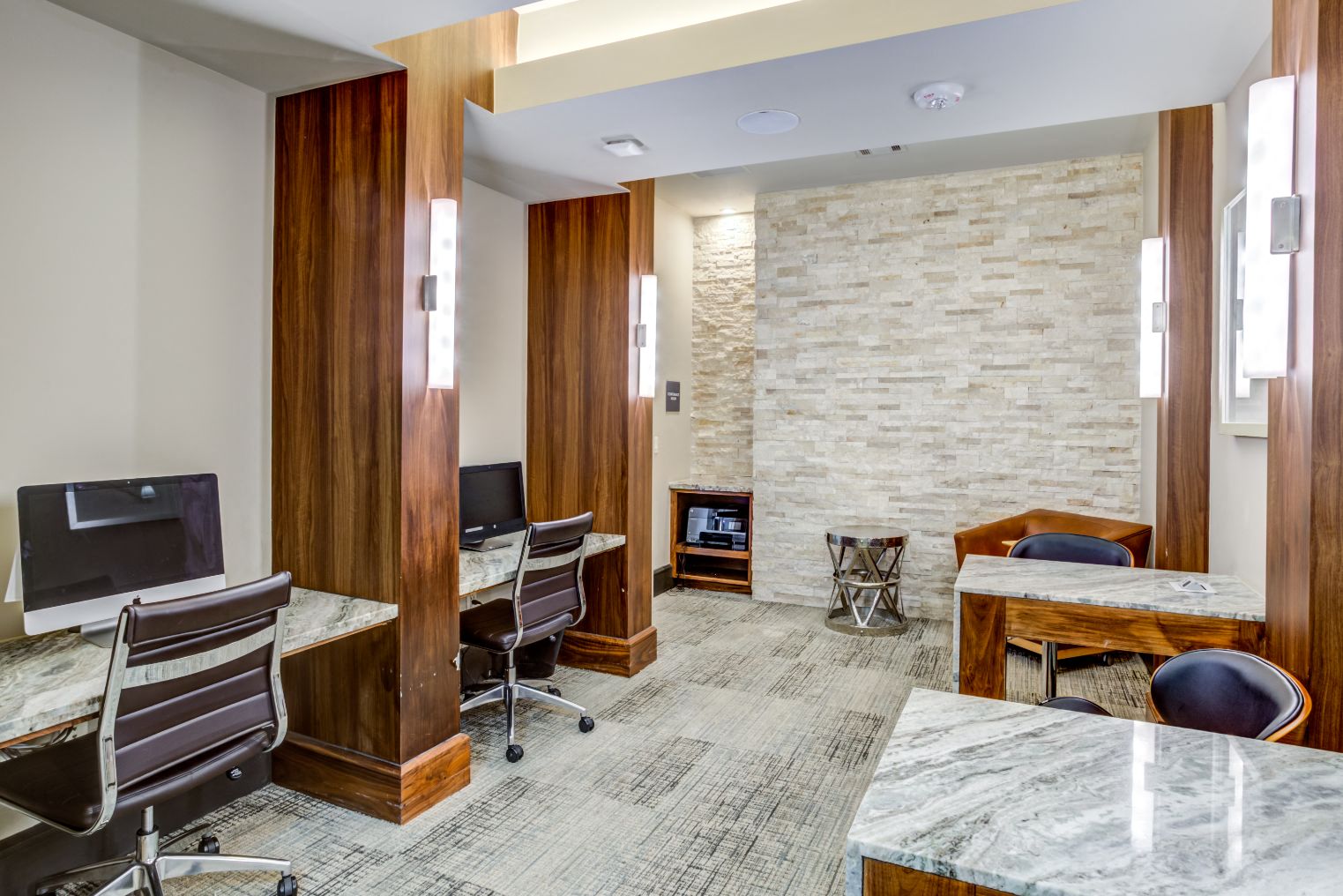 ARIUM Spring Crossing