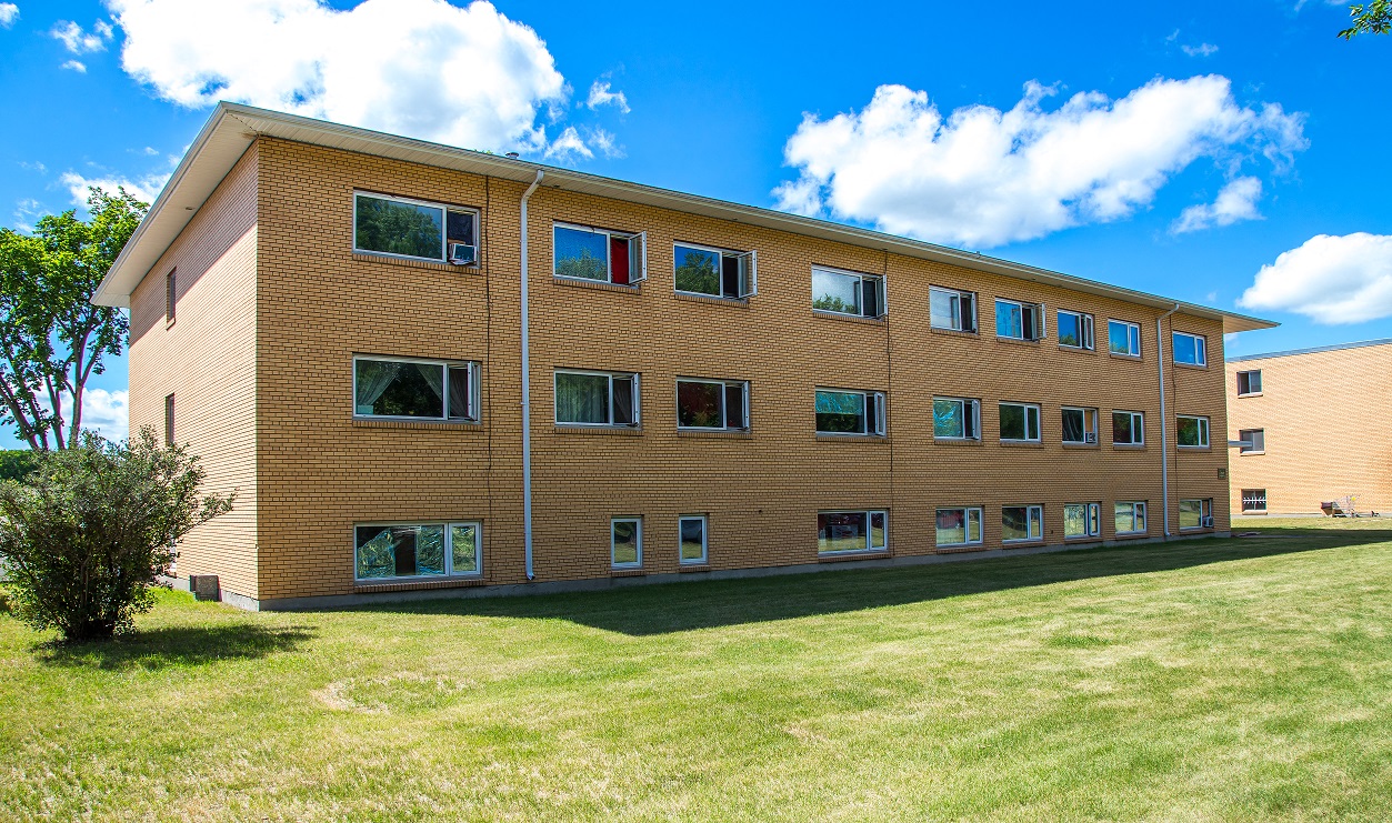Lyndale Apartments 614 Mcdiarmid Drive Brandon Mb Rentcafe