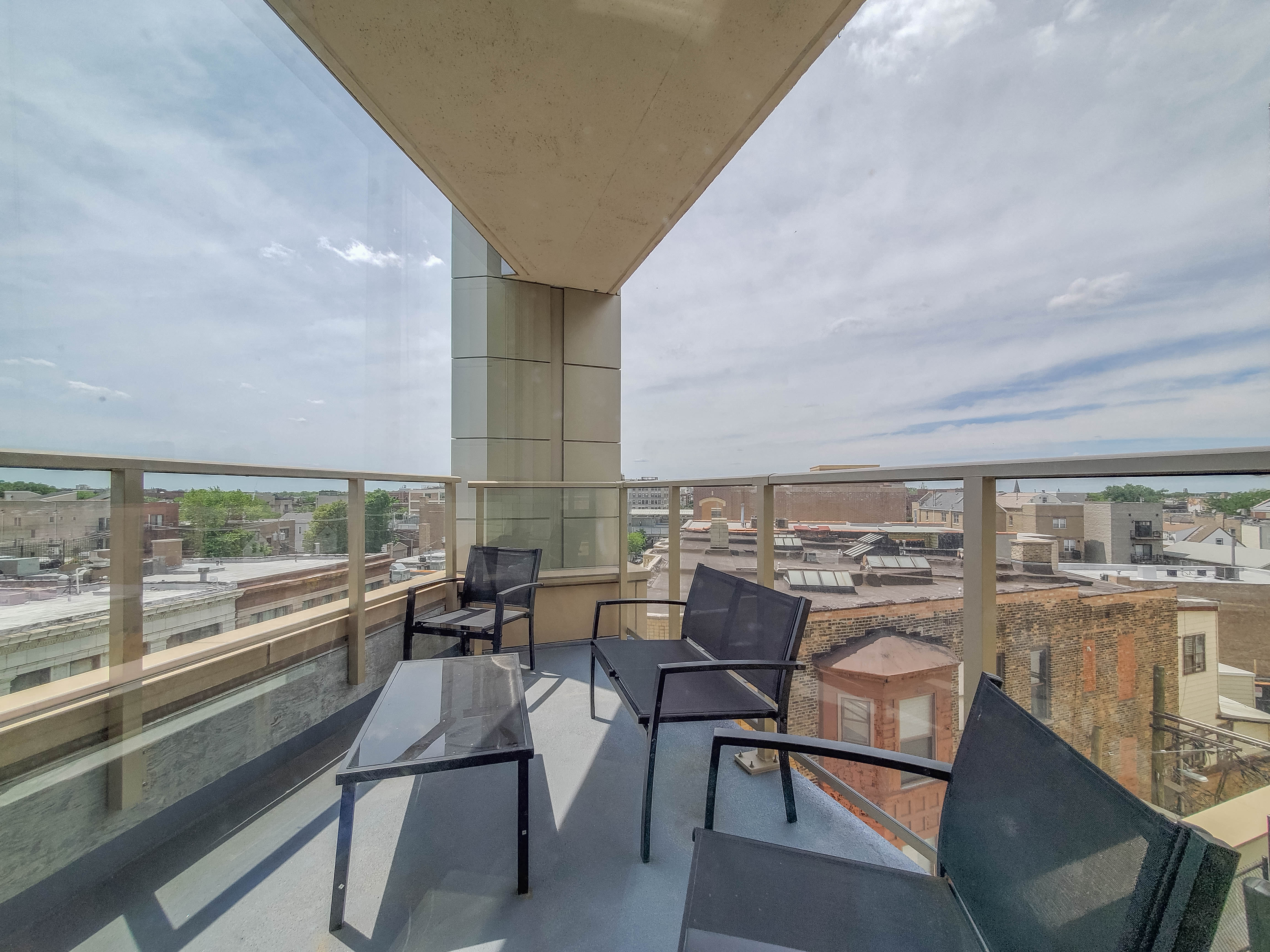 Outdoor at Lakeview 3200 Apartments, Chicago