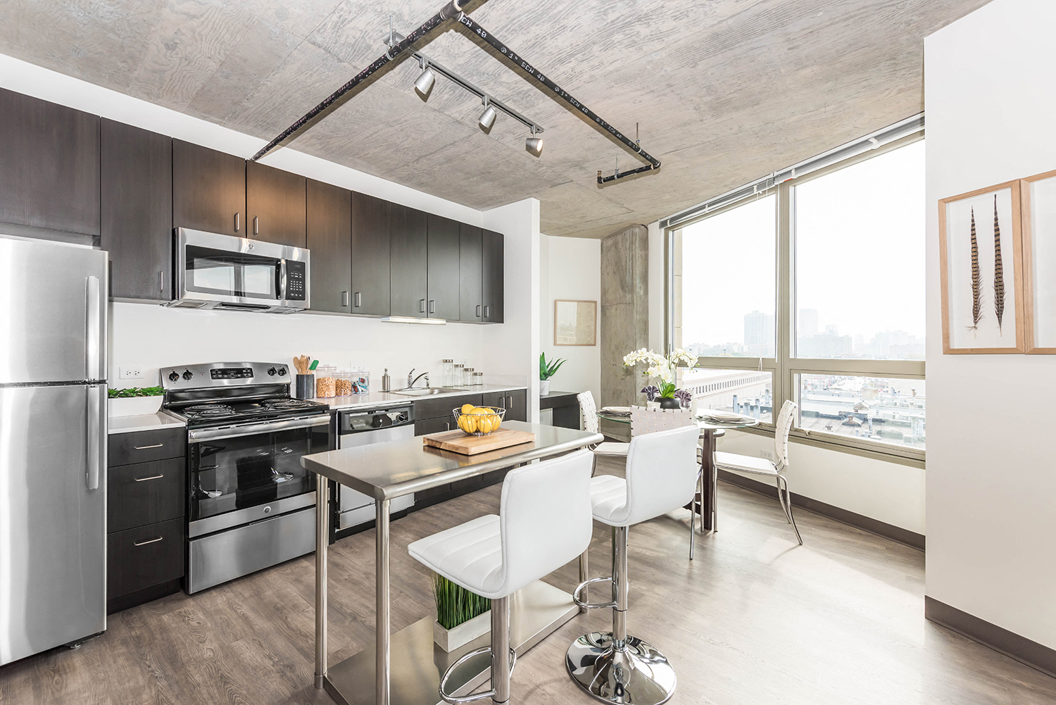 Very open kitchen area with great views at Lakeview 3200 Apartments, Chicago, 60657