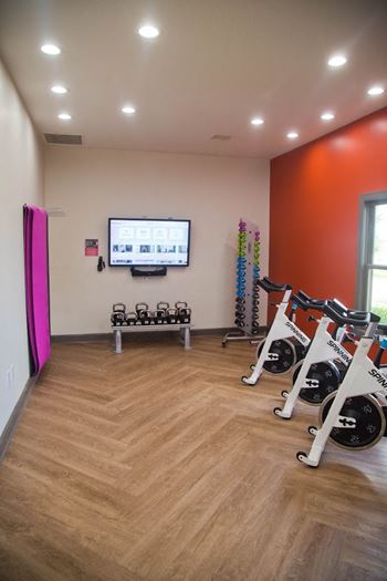 Spinning Cycle at The Manor Homes of Eagle Glen, Raymore, MO