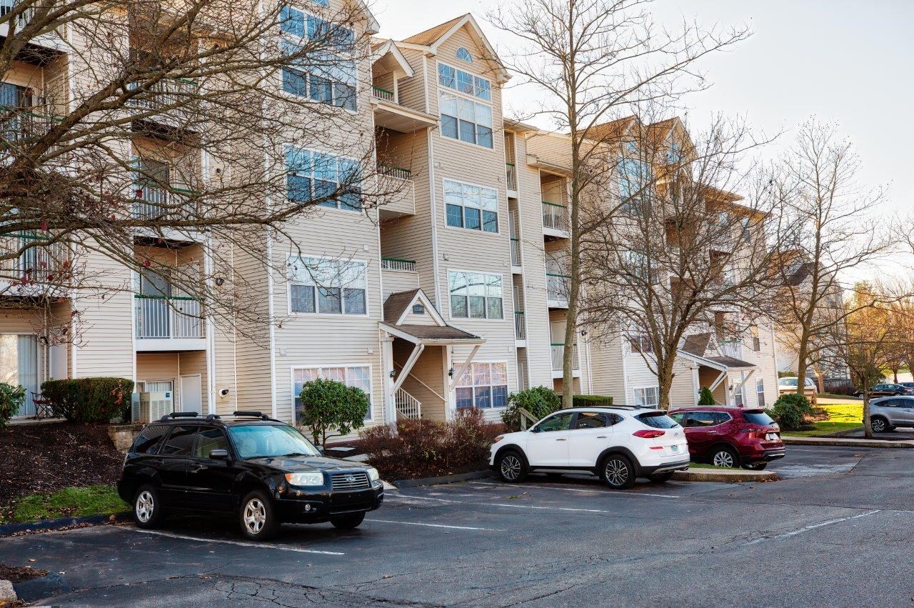 Town Walk At Hamden Hills Apartments, 100 Town Walk Dr, Hamden, CT