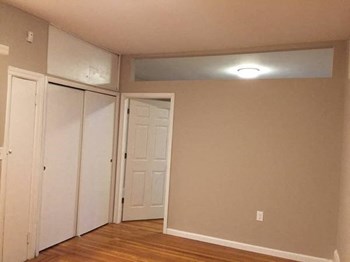 319 South 12th Street Studio-1 Bed Apartment for Rent - Photo Gallery 5