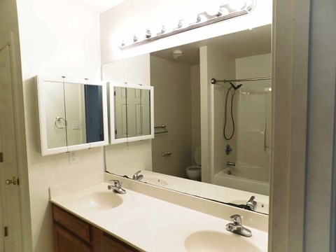 100 Streamwood Drive 2 Beds Apartment for Rent