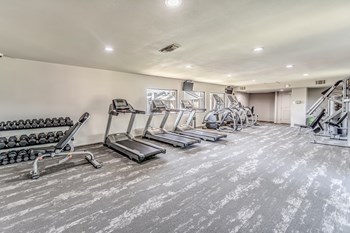 201 W Southwest Parkway 1-2 Beds Apartment for Rent - Photo Gallery 6