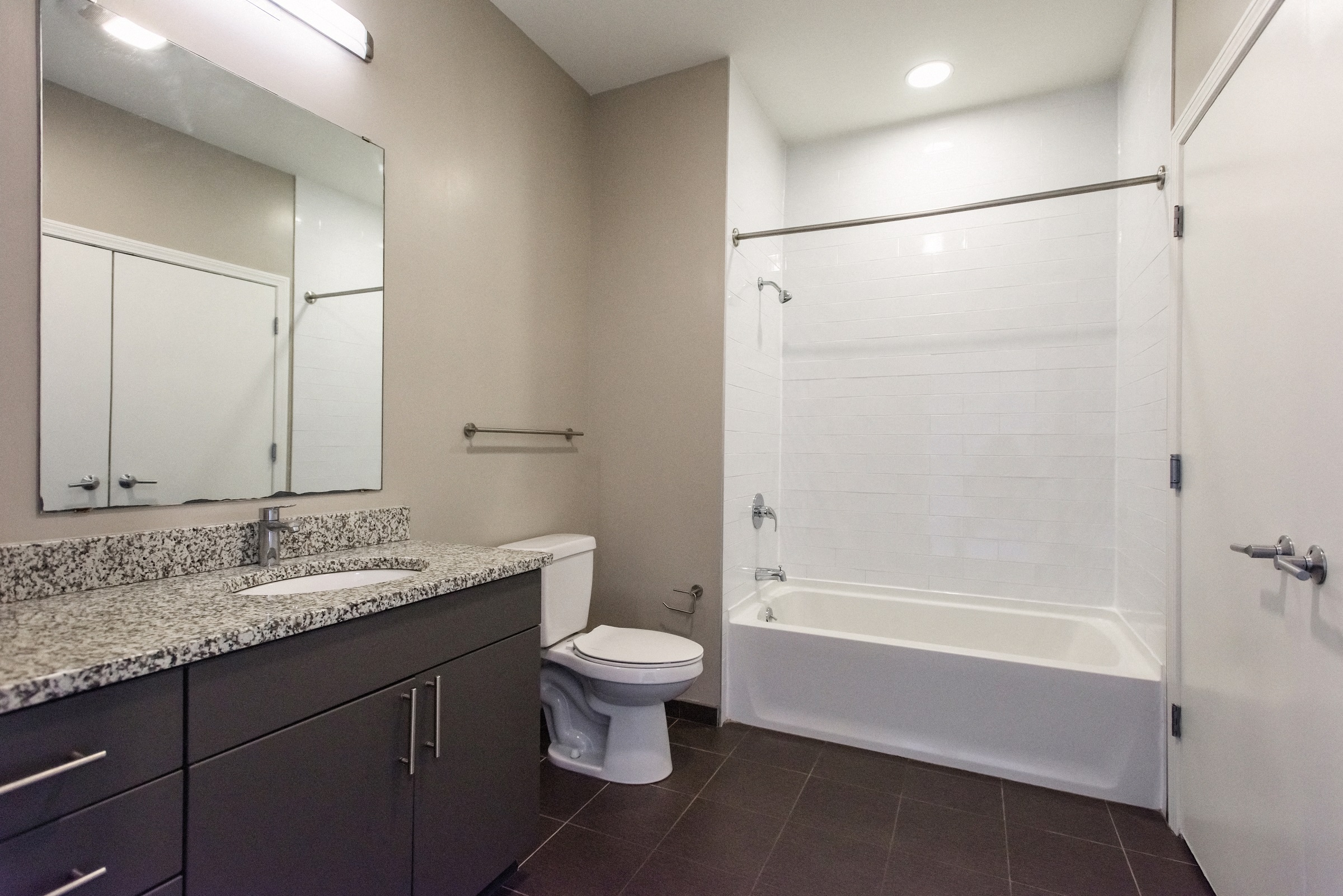 Bathroom with Shower/ Bathtub Combination